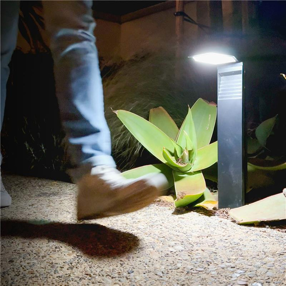 Outdoor Solar L-Shaped Path Lights (2-pack)