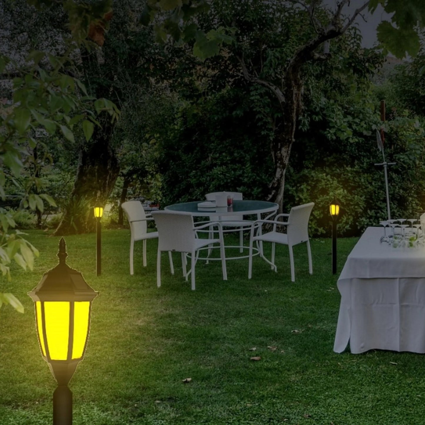 Solar Classic Pathway Light (Dual Lighting Modes)