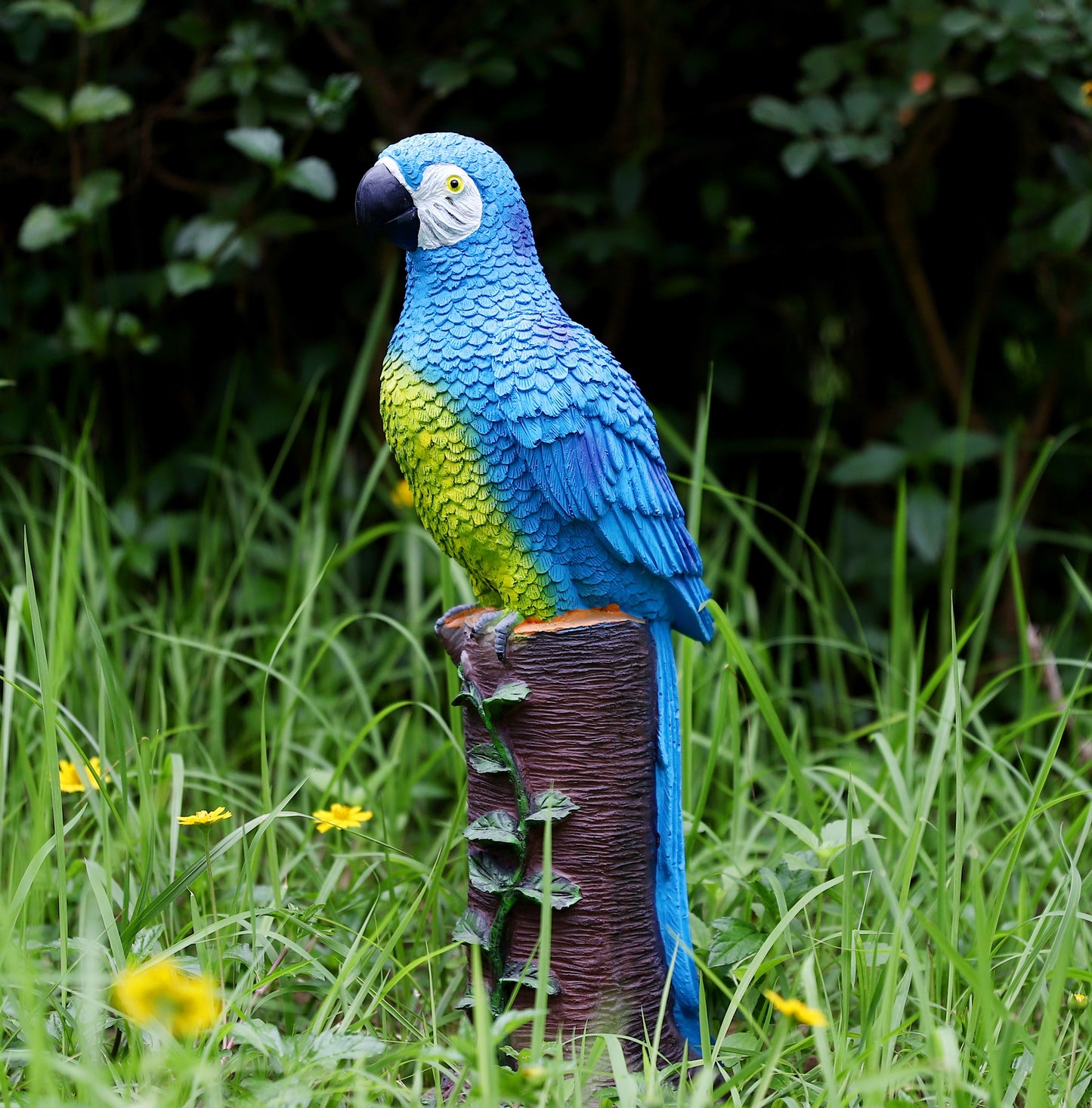 Blue Parrot Statue with High-Power Solar Spotlight
