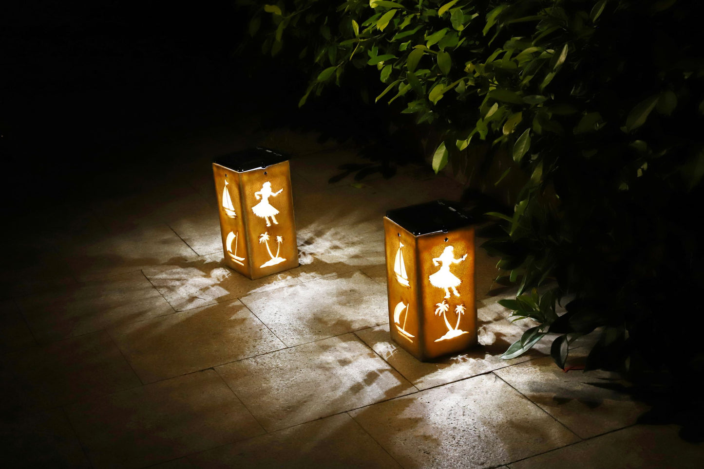 Solar Decorative Portable Lantern - Tropical
