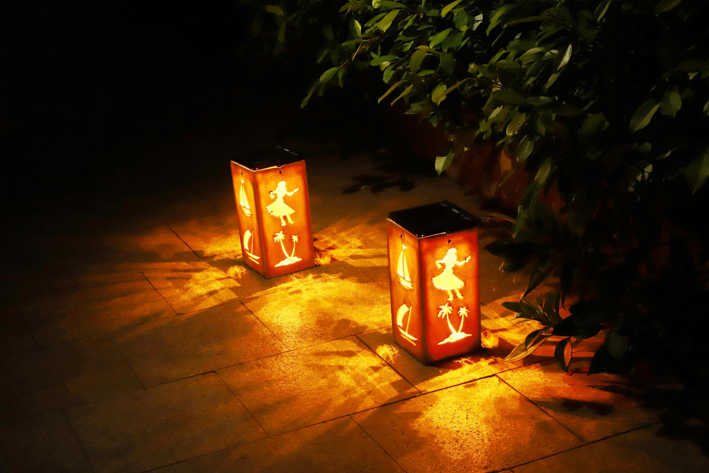 Solar Decorative Portable Lantern - Tropical