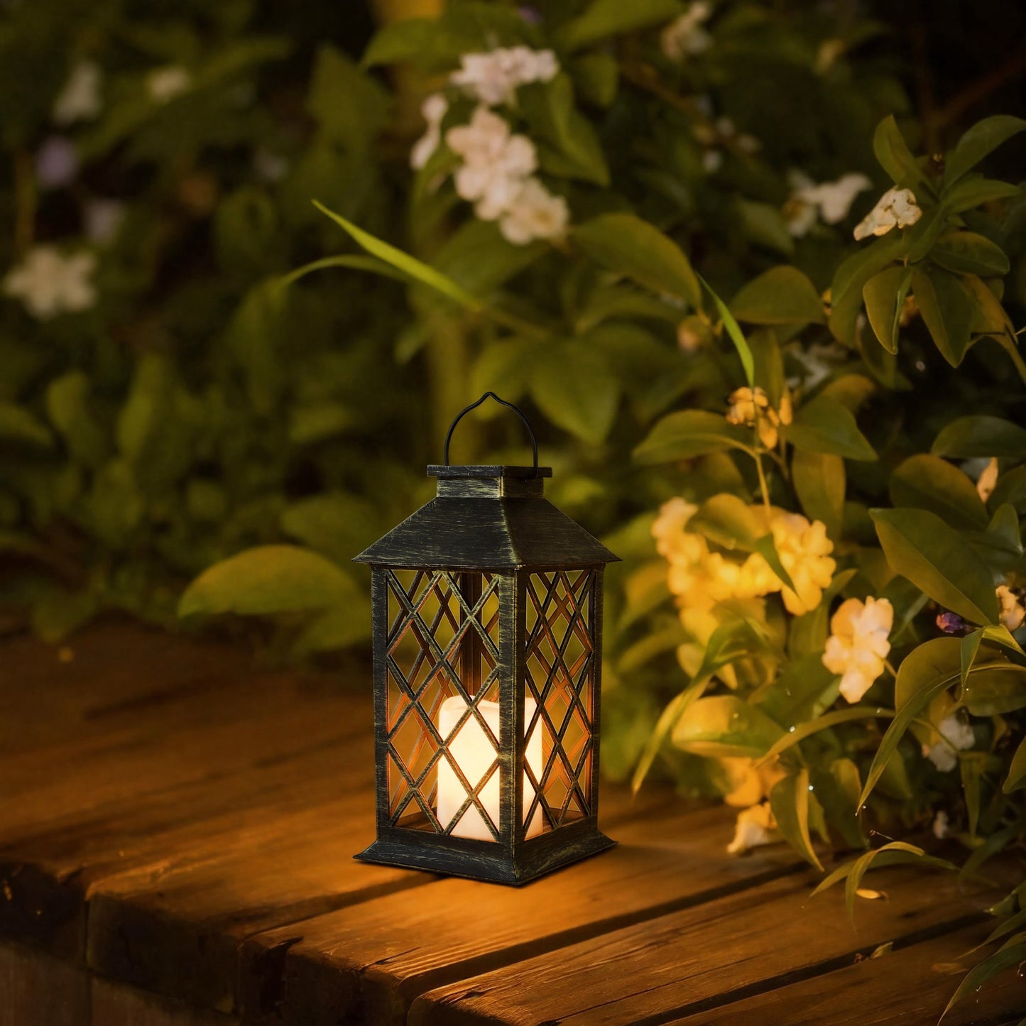Solar Vintage Metal Candle Lantern with Metal & Glass
