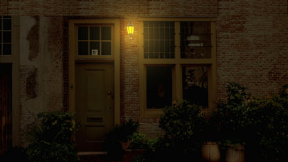 Solar Classic Wall Light with Wall Mount (Flame Effect)