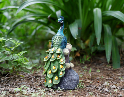 Calm Peacock Statue with High-Power Solar Spotlight