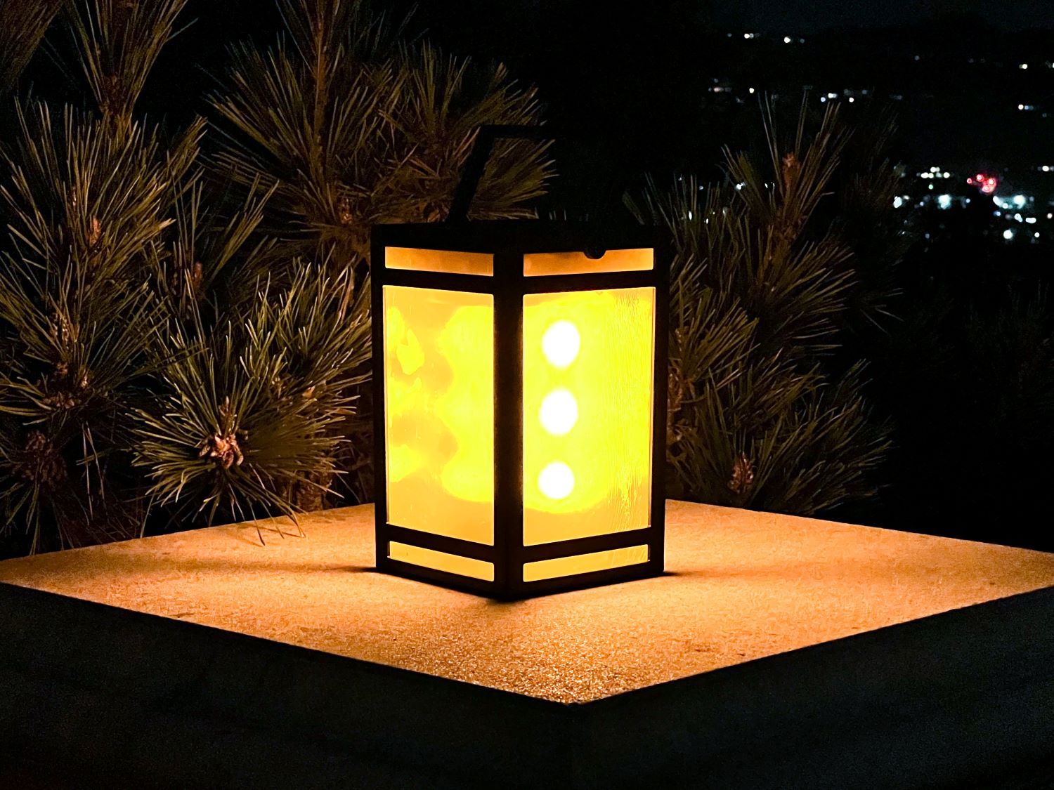 Tanner Solar Flameless Lantern, Medium